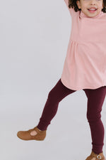 Load image into Gallery viewer, Ribbed Legging in Organic Garnet

