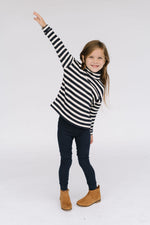 Load image into Gallery viewer, Bamboo Legging in Navy French Terry
